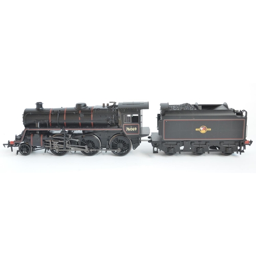 72 - Two OO gauge DCC Ready electric steam train models from Bachmann to include 32-829 Ivatt Class 2 2-6... 