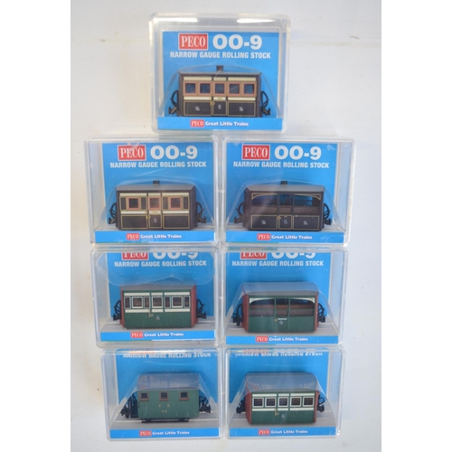 86 - Collection of OO9 1/76 scale narrow gauge models and accessories to include Kato/Peco Ffestiniog & W... 