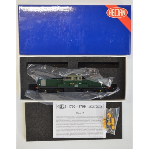 106 - Heljan OO gauge Item 17071 Class 17 diesel-hydraulic locomotive BR green in mint condition with inst... 