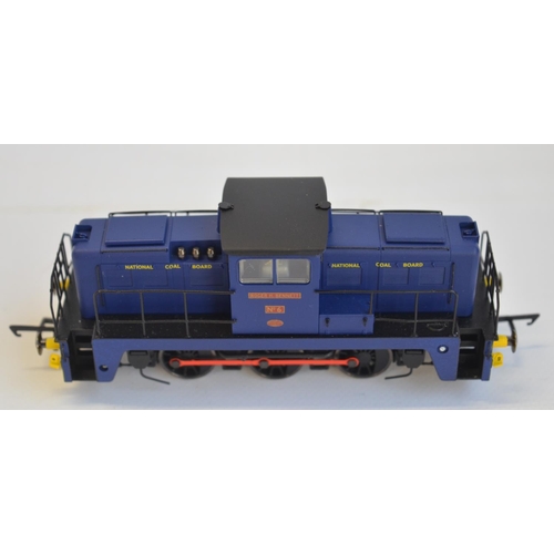 112 - Four OO gauge electric diesel train models to include Bachmann Junior 30-915 0-6-0 shunter 