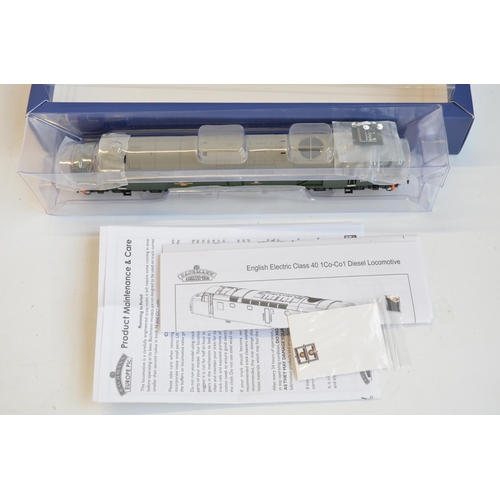 90 - Bachmann DCC Sound OO gauge electric diesel locomotive model 32-480DS Class 40 D211 