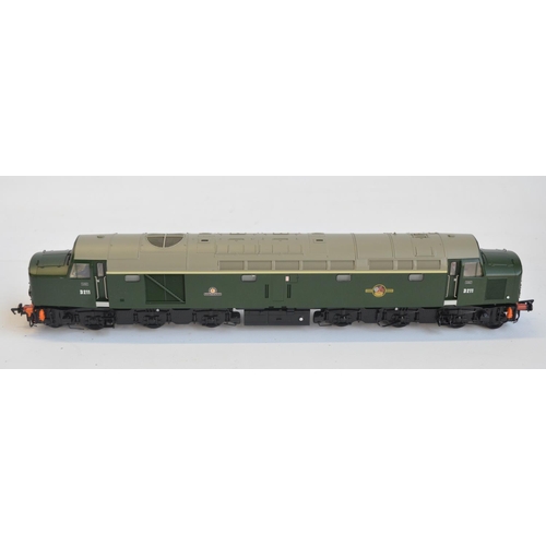 90 - Bachmann DCC Sound OO gauge electric diesel locomotive model 32-480DS Class 40 D211 