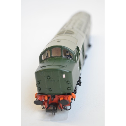 90 - Bachmann DCC Sound OO gauge electric diesel locomotive model 32-480DS Class 40 D211 