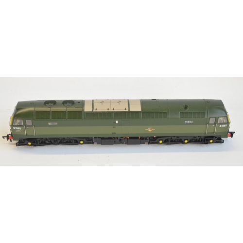 93 - Bachmann Sound Fitted OO gauge electric diesel locomotive model 35-410SF D1565 Class 47 BR two tone ... 