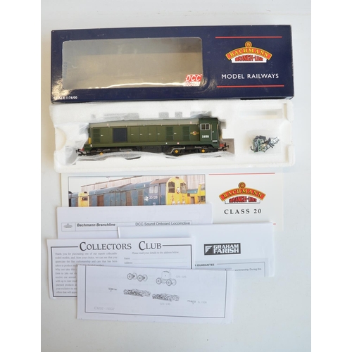 96 - Bachmann DCC Sound OO gauge electric diesel locomotive model 32-033DS Class 20 D8158 BR green livery... 