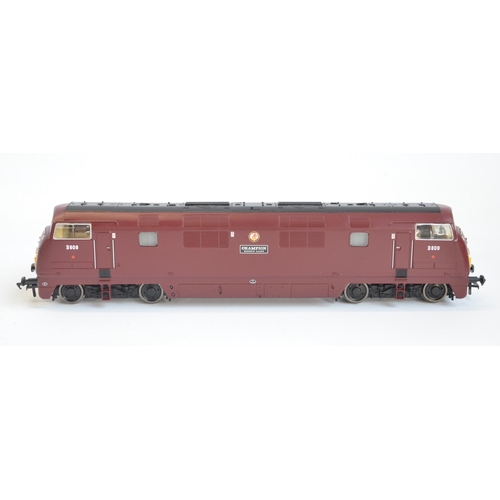 99 - Bachmann OO gauge DCC On Board electric diesel locomotive model 32-050DC Class 42 Warship D809 