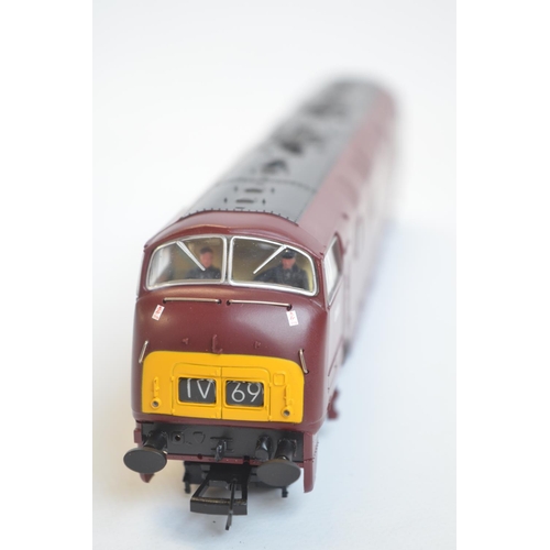 99 - Bachmann OO gauge DCC On Board electric diesel locomotive model 32-050DC Class 42 Warship D809 