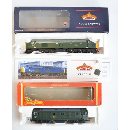 116 - Two OO gauge diesel electric train models to include Bachmann 32-477 Class 40 Diesel D325 Split Head... 