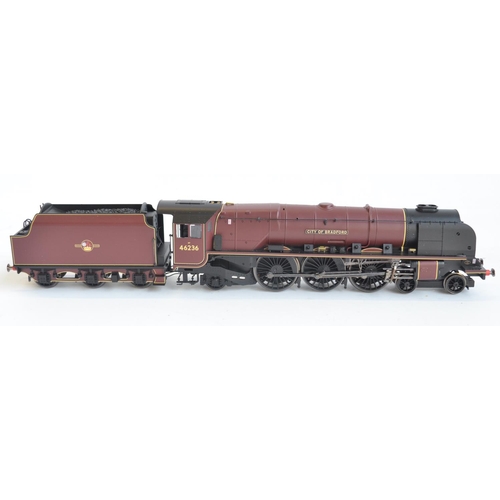 118 - Hornby OO gauge R3241 BR 4-6-2 Princess Coronation Class 