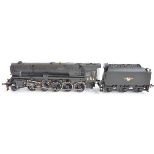 119 - Two OO electric steam train models from Hornby to include R3274 BR (Late) Class 9F Crosti Boiler 920... 