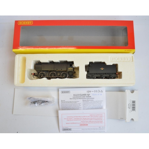 121 - Hornby OO gauge weathered R2344 BR 0-6-0 Class Q1 33009 electric train model in near mint/mint condi... 