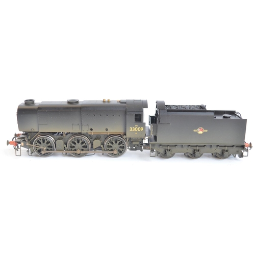 121 - Hornby OO gauge weathered R2344 BR 0-6-0 Class Q1 33009 electric train model in near mint/mint condi... 