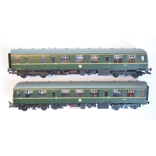 127 - Bachmann OO gauge 31-537 Class 105 2 car DMU set BR green with half yellow ends with power and dummy... 