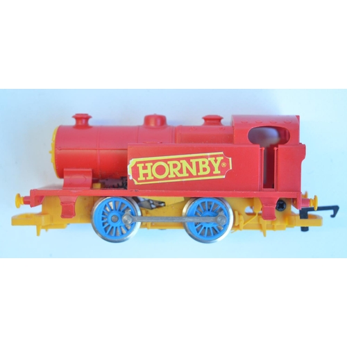 130 - Twenty two boxed Hornby OO gauge goods wagons including 2 tank wagon set R6193. All contents appear ... 