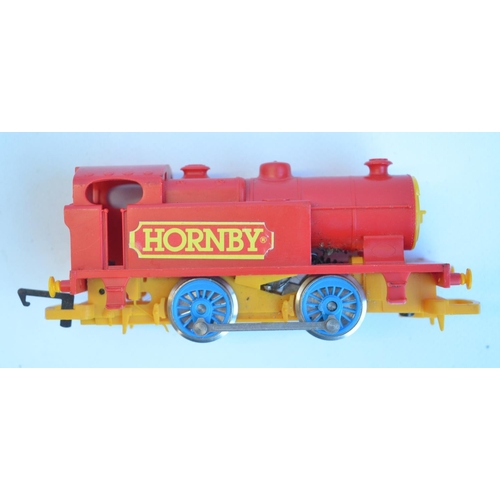 130 - Twenty two boxed Hornby OO gauge goods wagons including 2 tank wagon set R6193. All contents appear ... 