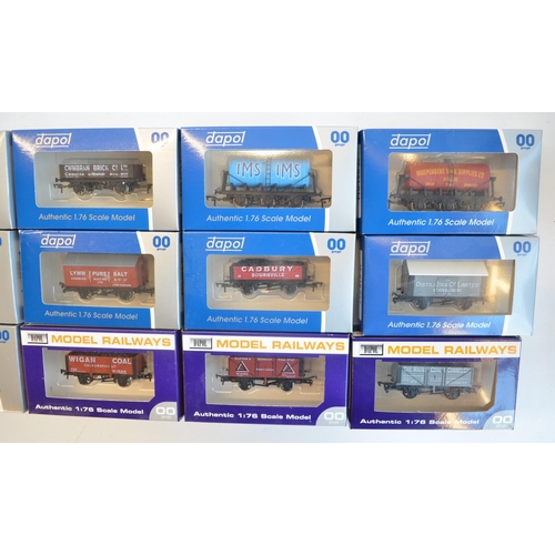 135 - Collection of OO gauge rolling stock from Dapol to include 3s 5 wagon multipacks (B500Multi Cattle W... 