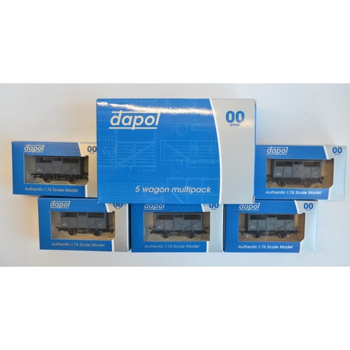 135 - Collection of OO gauge rolling stock from Dapol to include 3s 5 wagon multipacks (B500Multi Cattle W... 