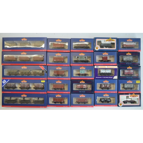 145 - Twenty five OO gauge goods wagons sets from Bachmann (and 1x Dapol) to include 5x weathered 3 wagon ... 