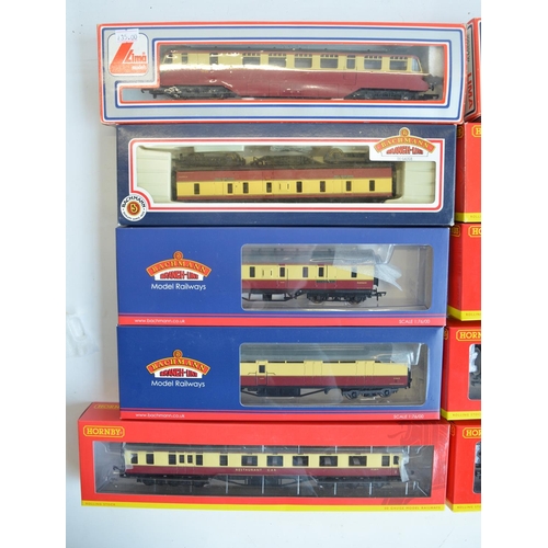 150 - Collection of OO gauge BR maroon and cream passenger coaches and wagons from Hornby, Lima and Bachma... 