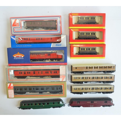 151 - Collection of OO gauge passenger coaches and vans to include boxed Bachmann 39-420 BR Mk1 Post Offic... 