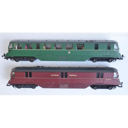 151 - Collection of OO gauge passenger coaches and vans to include boxed Bachmann 39-420 BR Mk1 Post Offic... 