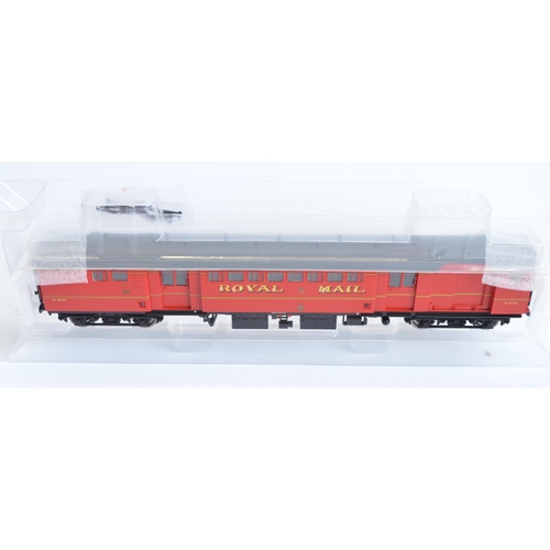 151 - Collection of OO gauge passenger coaches and vans to include boxed Bachmann 39-420 BR Mk1 Post Offic... 