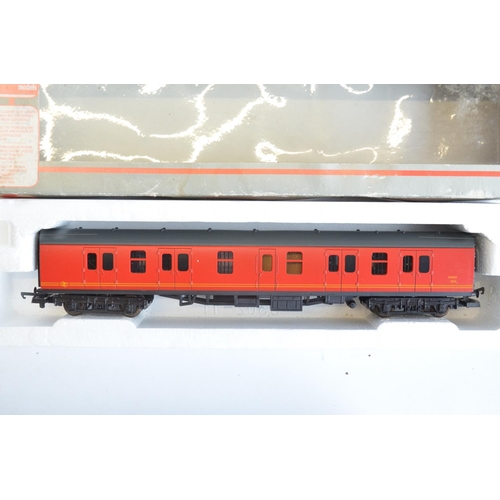 151 - Collection of OO gauge passenger coaches and vans to include boxed Bachmann 39-420 BR Mk1 Post Offic... 