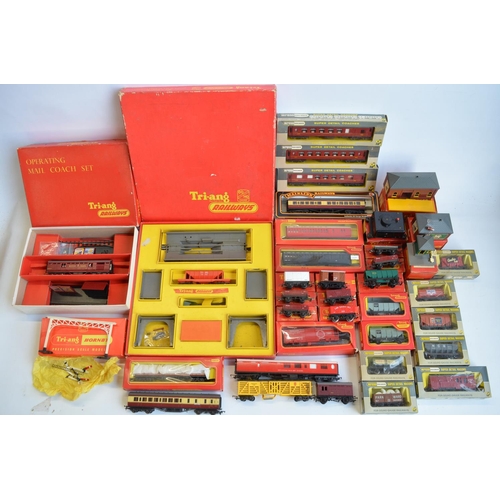 152 - Extensive collection of vintage Tri-ang, Tri-ang Hornby and Wrenn Railways OO gauge rolling stock, a... 