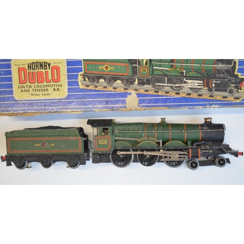 153 - Collection of vintage mostly Hornby Dublo OO gauge railway wagons, locos and accessories to include ... 