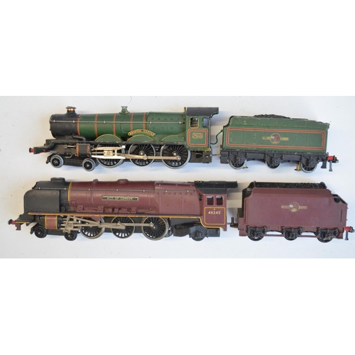 153 - Collection of vintage mostly Hornby Dublo OO gauge railway wagons, locos and accessories to include ... 