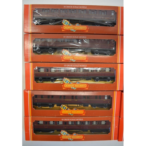 158 - Fifteen boxed Hornby OO gauge passenger coaches, all appear in excellent to near mint little used co... 