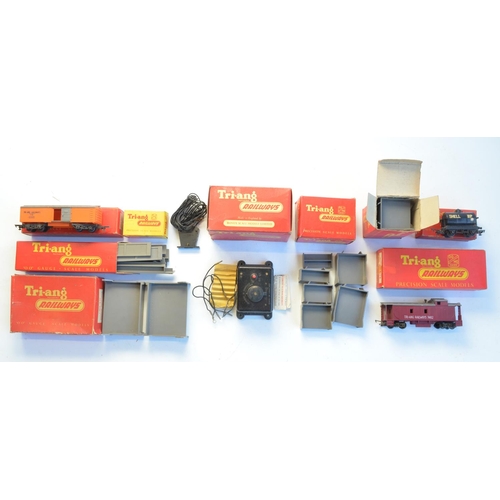 161 - Collection of vintage Tri-ang OO gauge railway models and accessories to include Power Unit No1, tra... 