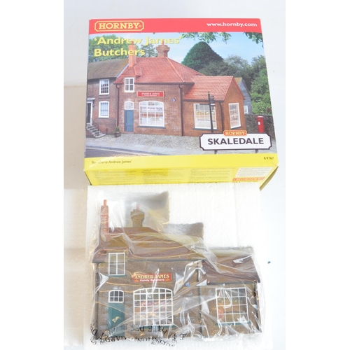 165 - Collection of OO gauge model railway scenic accessories, mostly Hornby Skaledale, also Scenix, Bachm... 