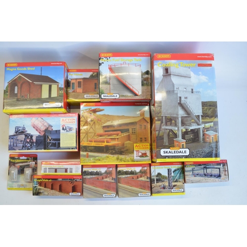 167 - Collection of OO gauge model railway mostly industrial related scenic accessories from Hornby and Ho... 