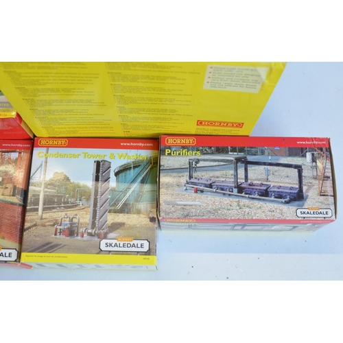 167 - Collection of OO gauge model railway mostly industrial related scenic accessories from Hornby and Ho... 