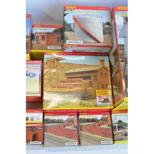 167 - Collection of OO gauge model railway mostly industrial related scenic accessories from Hornby and Ho... 