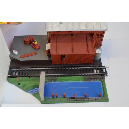 167 - Collection of OO gauge model railway mostly industrial related scenic accessories from Hornby and Ho... 