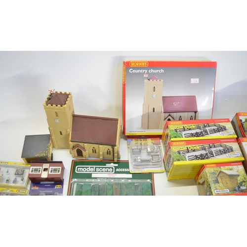 170 - Collection of OO gauge model railway scenic accessories from Hornby, Hornby Skaledale, Bachmann Scen... 