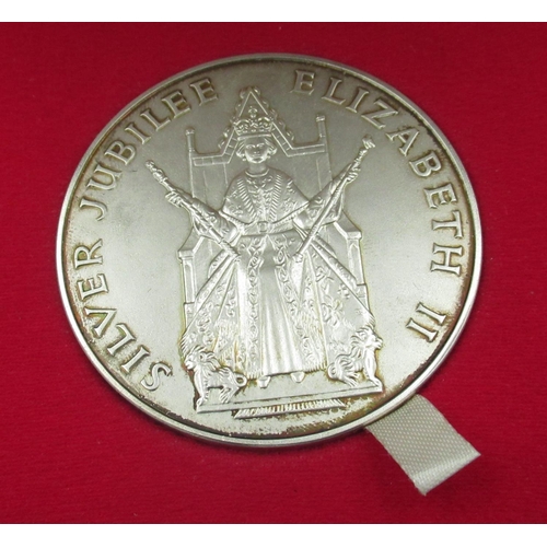 432 - Royal Mint silver hallmarked Elizabeth II Silver Jubilee 1952-1977 coin and a collection of Pre-1947... 