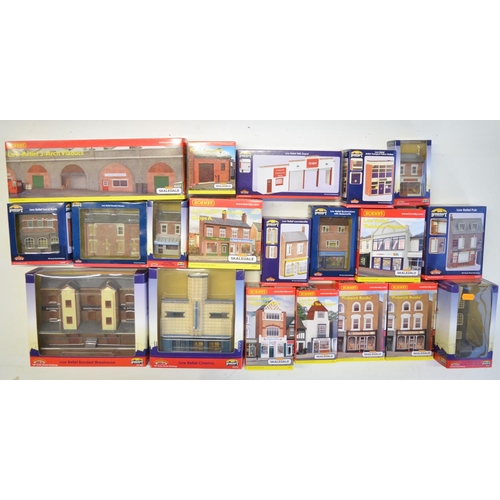 172 - Collection of OO gauge model railway half/low relief model buildings from Hornby Skaledale and Bachm... 