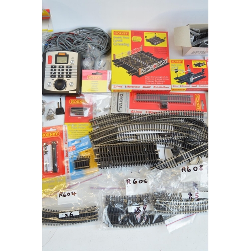 177 - Collection of OO/HO gauge track and track accessories to include Hornby points, R8243 surface mounte... 