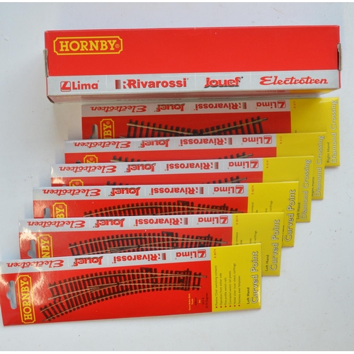 177 - Collection of OO/HO gauge track and track accessories to include Hornby points, R8243 surface mounte... 