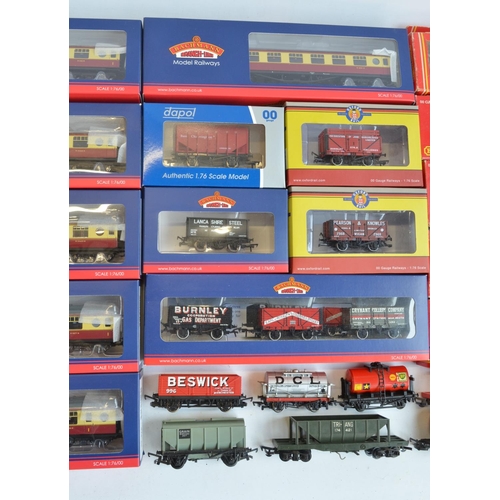 178 - Collection of OO gauge model railway coaches and goods wagons to include 6x boxed as new Bachmann LM... 