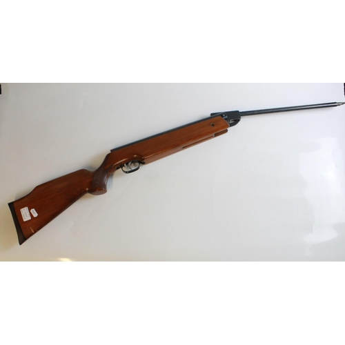 548 - Weihrach  HW 80 .22 break barrel Air Rifle. 17.5ins barrel with moderator Screw. Overall length 43in... 