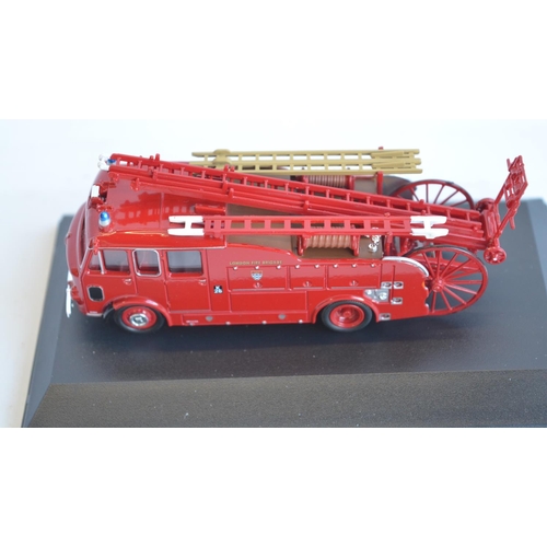 199 - Twenty boxed 1/76 scale OO gauge fire engine models, mostly Oxford Diecast (Fire and Commercials ran... 