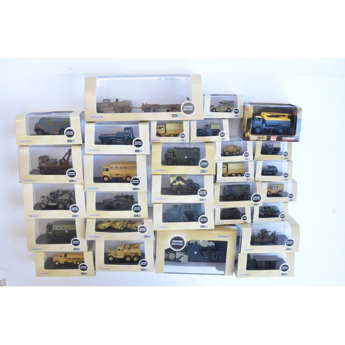 200 - Twenty eight 1/76 scale OO gauge diecast military models from Oxford Diecast military range to inclu... 