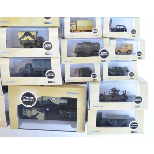 200 - Twenty eight 1/76 scale OO gauge diecast military models from Oxford Diecast military range to inclu... 