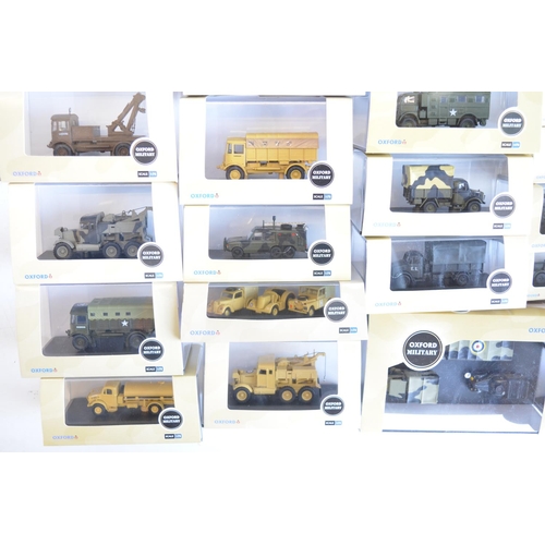 200 - Twenty eight 1/76 scale OO gauge diecast military models from Oxford Diecast military range to inclu... 