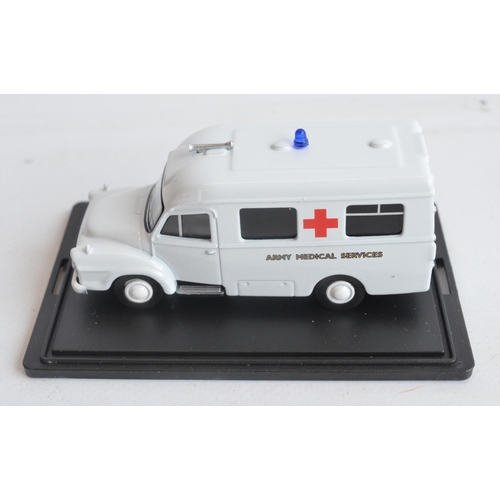 201 - Thirty one 1/76 scale OO gauge diecast military models from Oxford Diecast military range to include... 