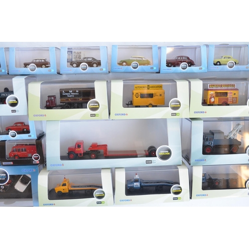 205 - Twenty five 1/76 scale OO gauge diecast vehicle models from Oxford Diecast to include Commercial, Ag... 